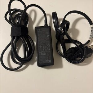 HP AC Adapter Model HSTNN-DS40 Input 100-240V 1.4A 50/60Hz Output 19.5V